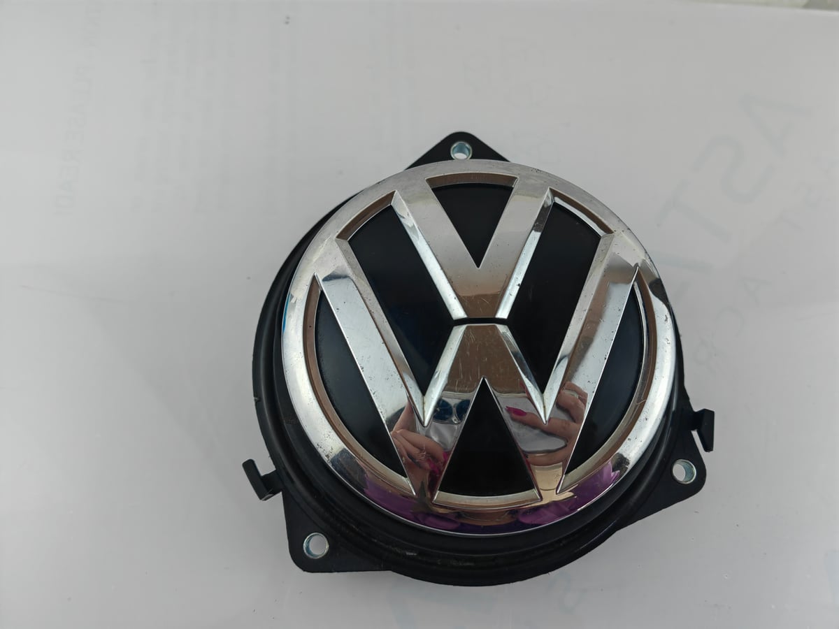 Volkswagen Passat B8  Golf VII sportvan Klamka bagażnika 510827469F