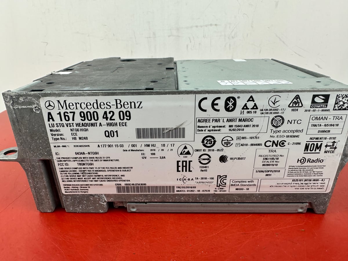 Mercedes-Benz Stacja multimedialna NTG6 High ECE A2479004209 Uszkodzony