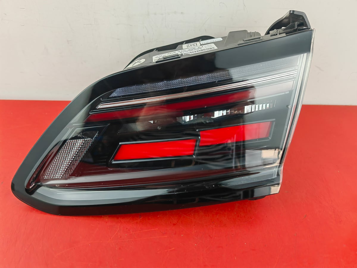Volkswagen Arteon Lampa prawa tylna 3G8945308AJ uszkodzona