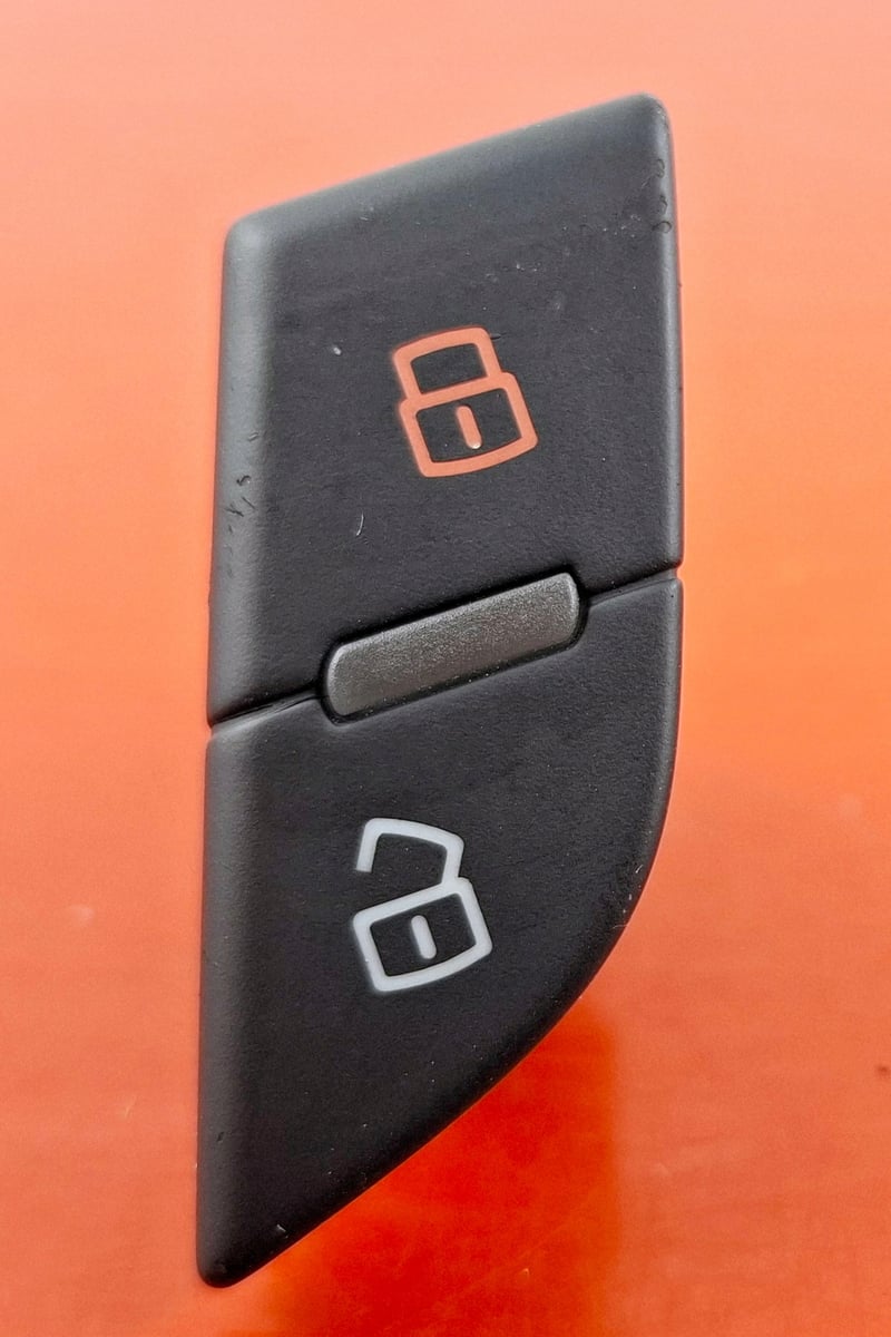Audi A8 D3 Przycisk blokowania drzwi 4E0962125A