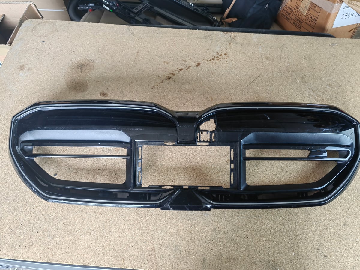 BMW G60 grill nerki LED 5A34482