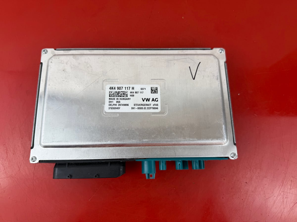 VW AG Moduł / Sterownik systemów wspomagania kierowcy 4K4907117H