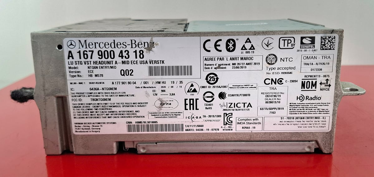 Mercedes-Benz W167 Moduł sterownik radio/nawigacji A1679004318 Uszkodzony