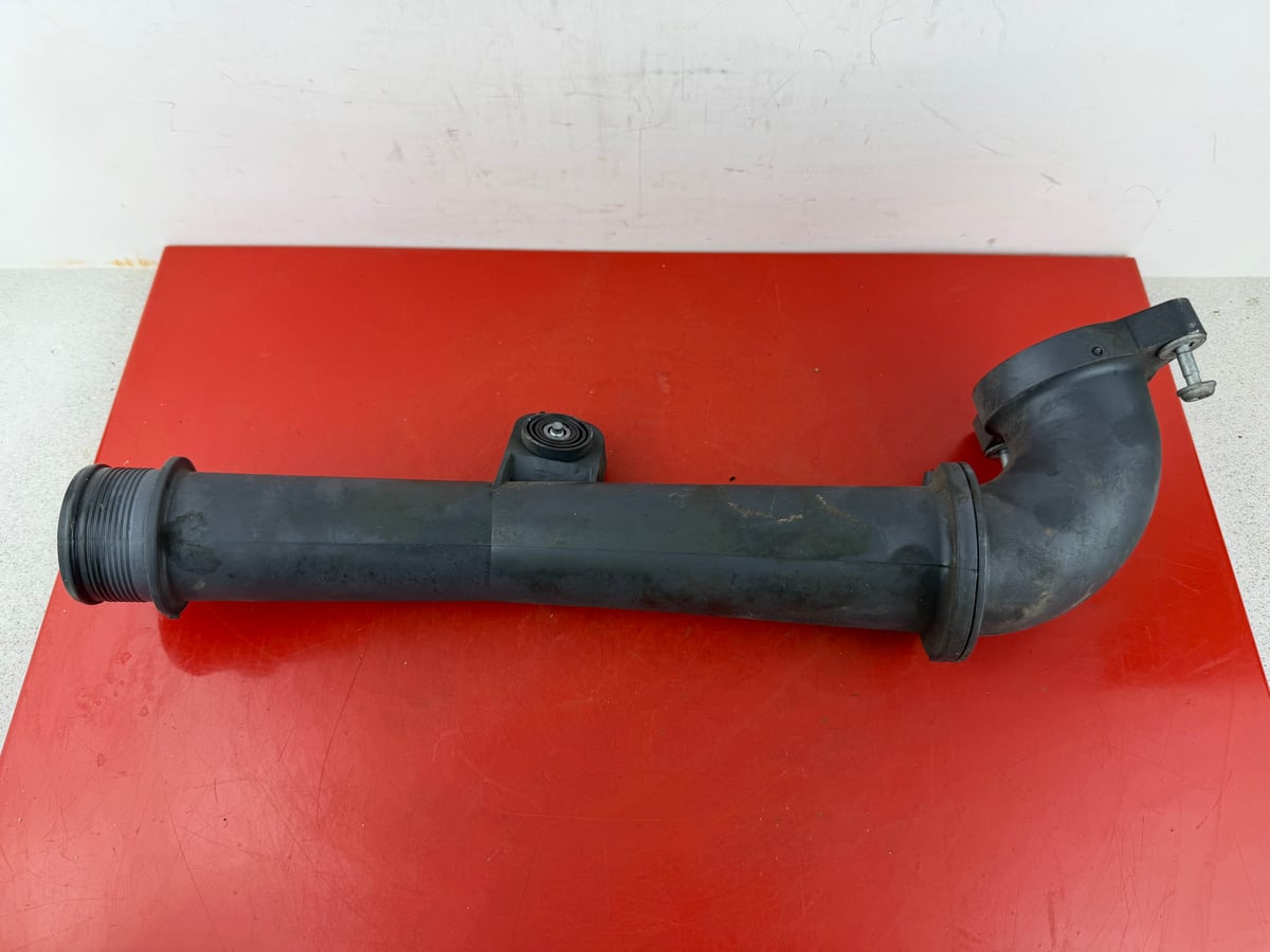 VW Volkswagen AG 2.0 TDI Rura / Wąż / Przewód INTERCOOLERA 04L145762AH