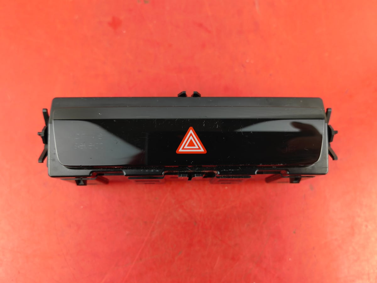 Audi Q4 Włącznik świateł awaryjnych 85E925301AC (3)