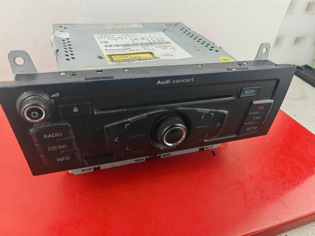 Audi A4 Radio Audi Concert 8T1035186A uszkodzona