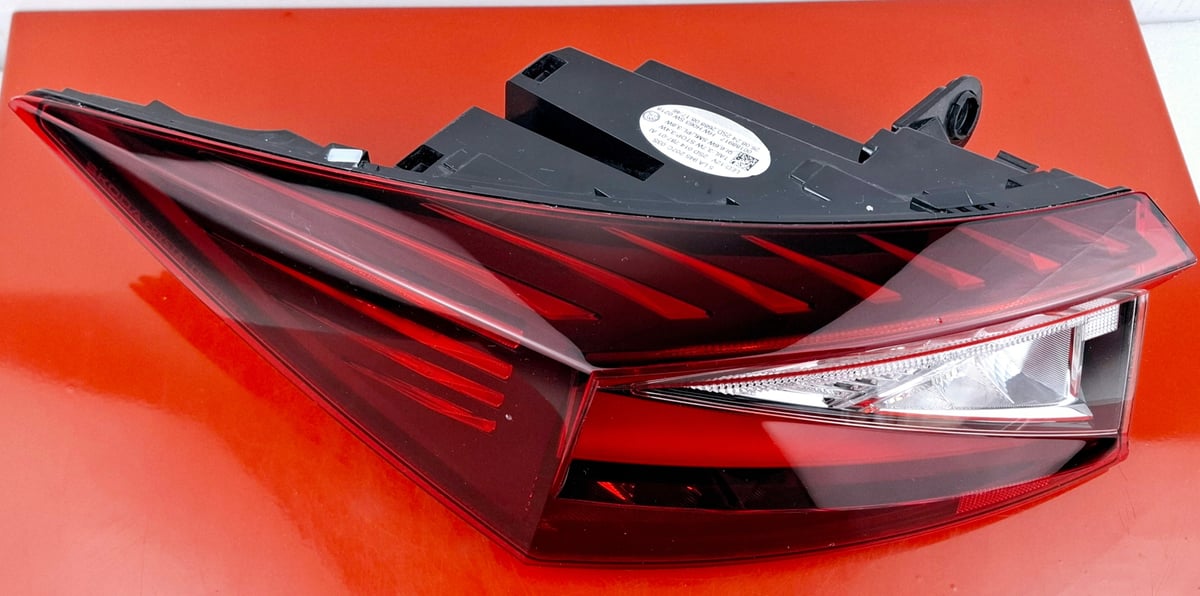 Skoda ENYAQ iV Lampa Tylna Lewa 5LA945207C
