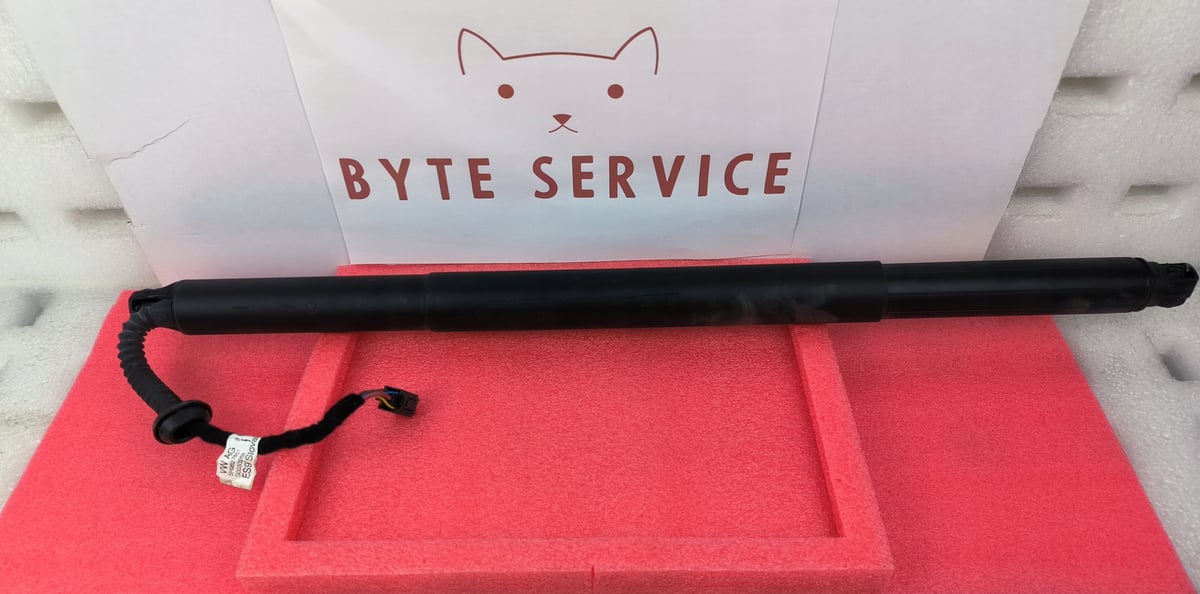 VW Volkswagen Golf 8 Kombi SIŁOWNIK ELEKTRYCZNY KLAPY BAGAŻNIKA 5H9827851