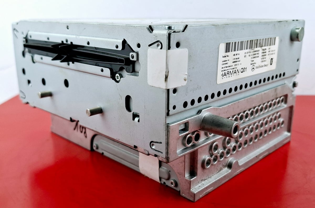 Mercedes-Benz W205 Stacja multimedialna NTG5 HARMAN A2059005926