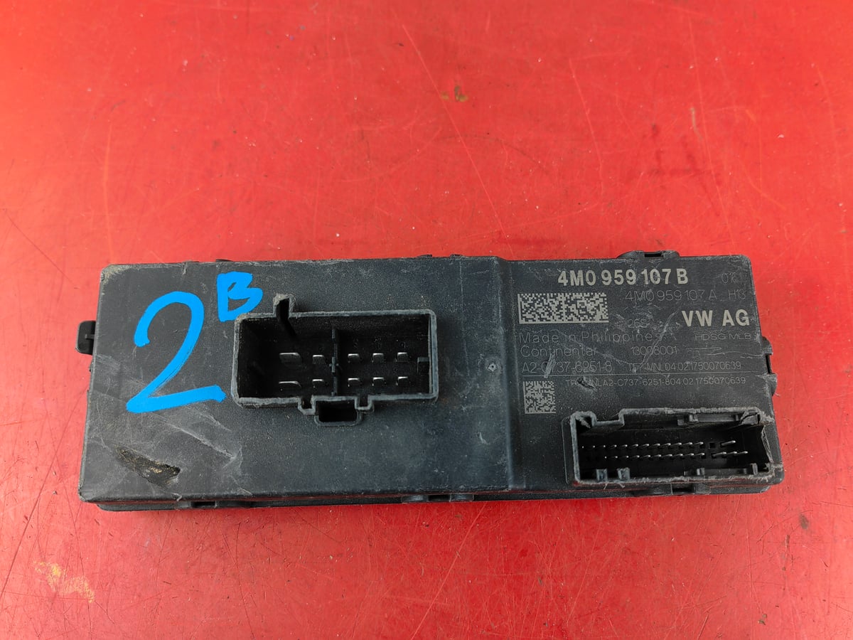 Audi A4 Modul Sterownik Bagażnika 4M0959107B (2)