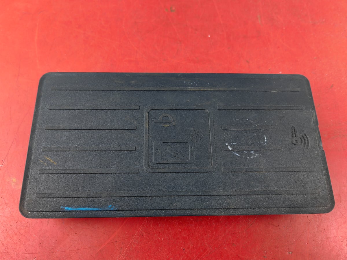 Audi A6 Ładowarka indukcyjna 4K0035502B (2)