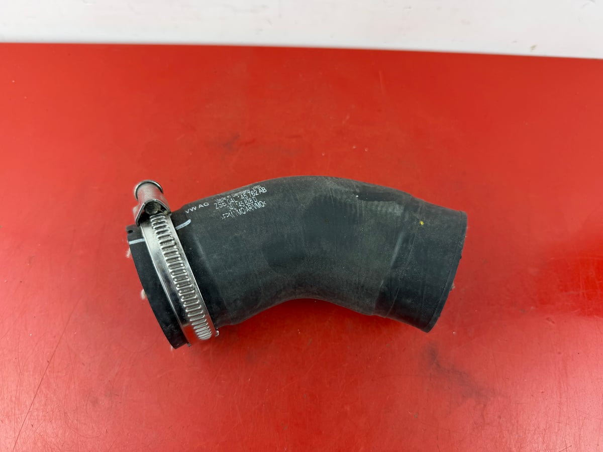 VW AG Przewód / Wąż / Rura INTERCOOLERA 04L145828D