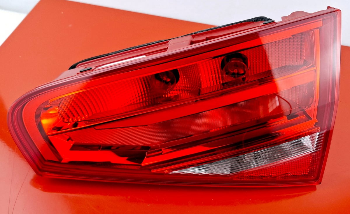 Audi A4 B8 Sedan LIFT 12-15 LAMPA PRAWA TYLNA 8K5945094AA