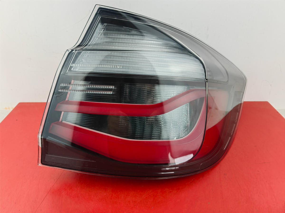 BMW 3 F31 LIFT M PERFORMANCE LAMPA TYLNA H4245011201