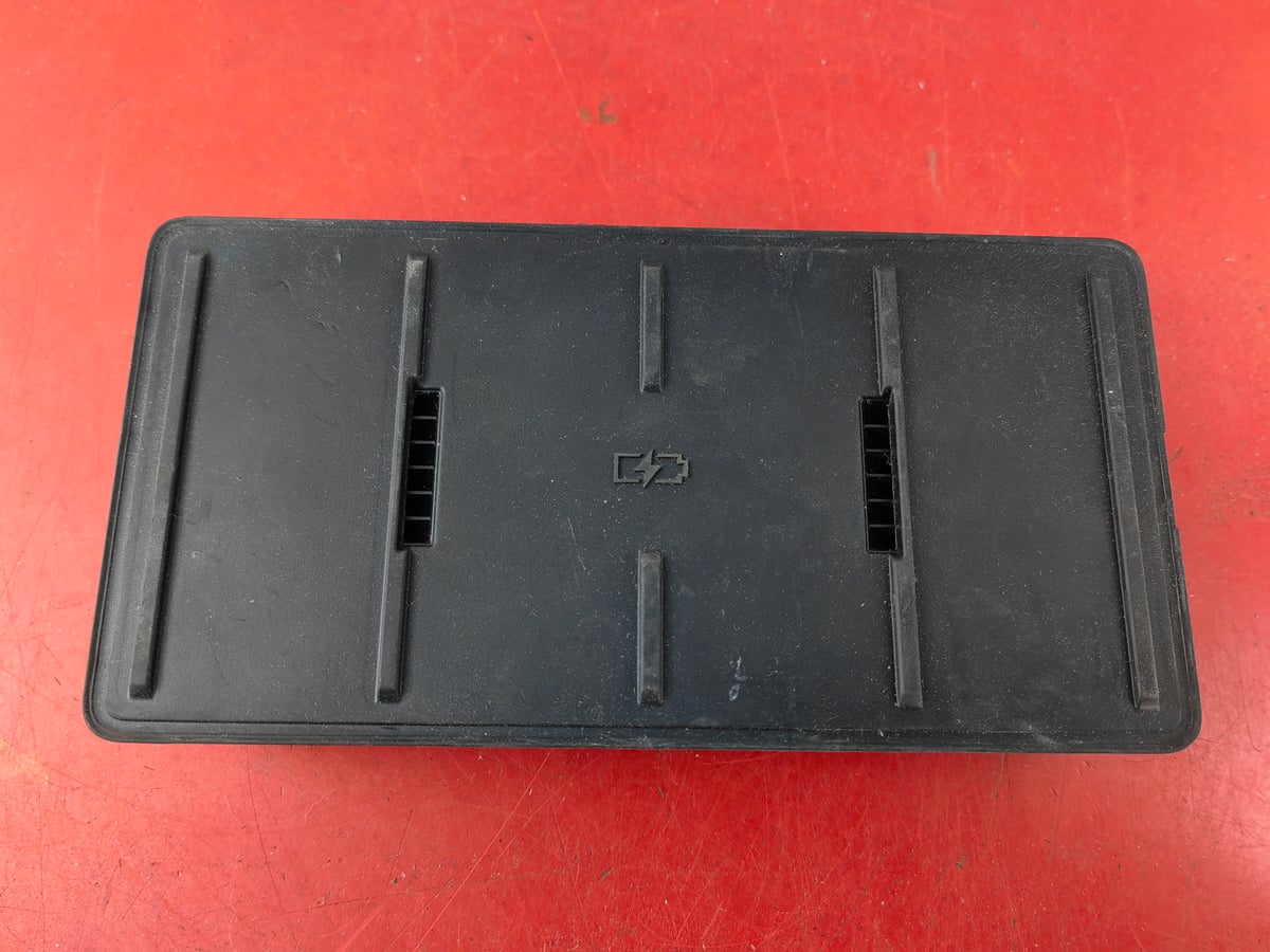 Audi A4 Ładowarka indukcyjna 85E035507 (8)