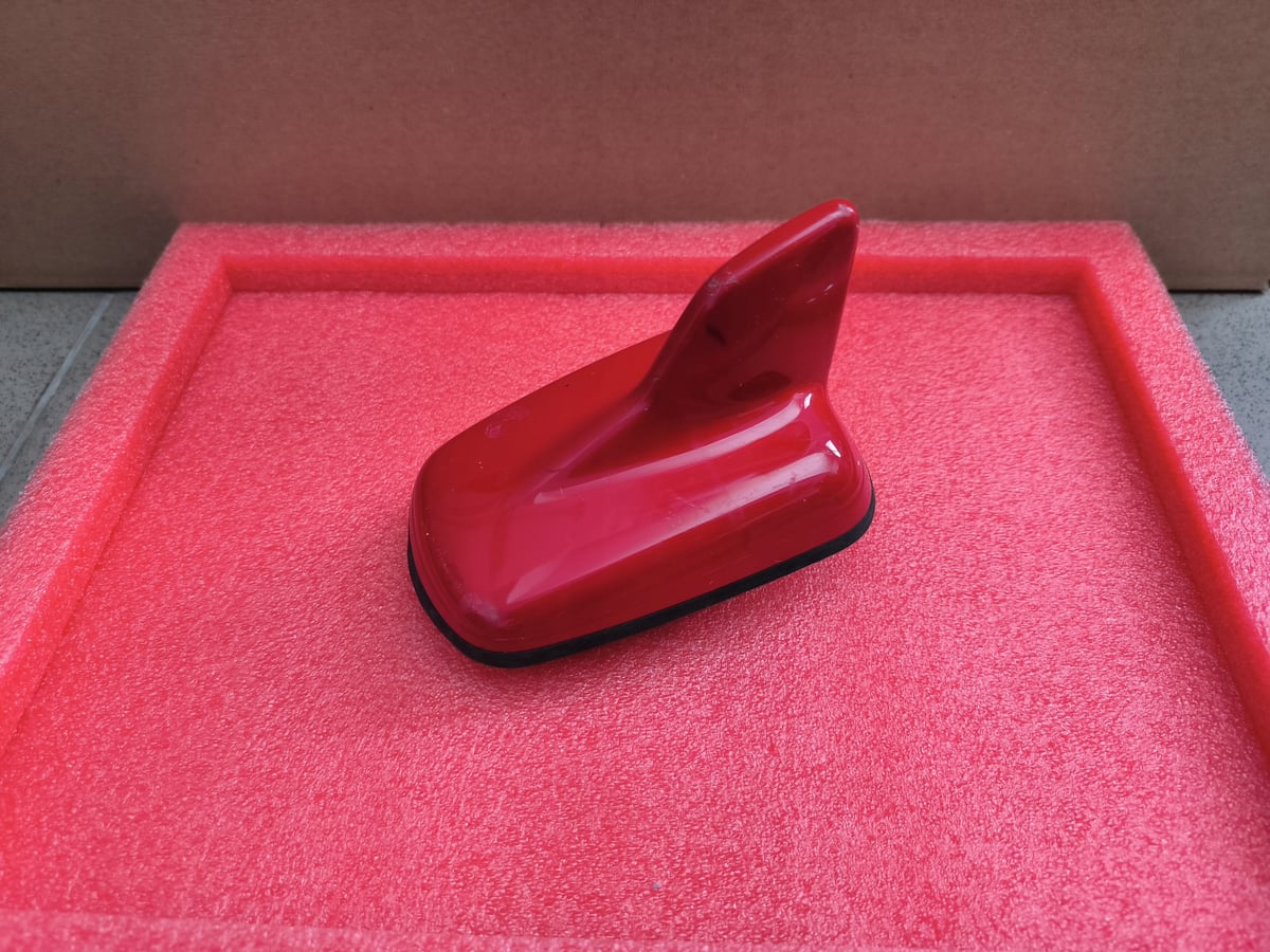Audi OE Antena dachowa 4N0035503BF Kolor Y3U