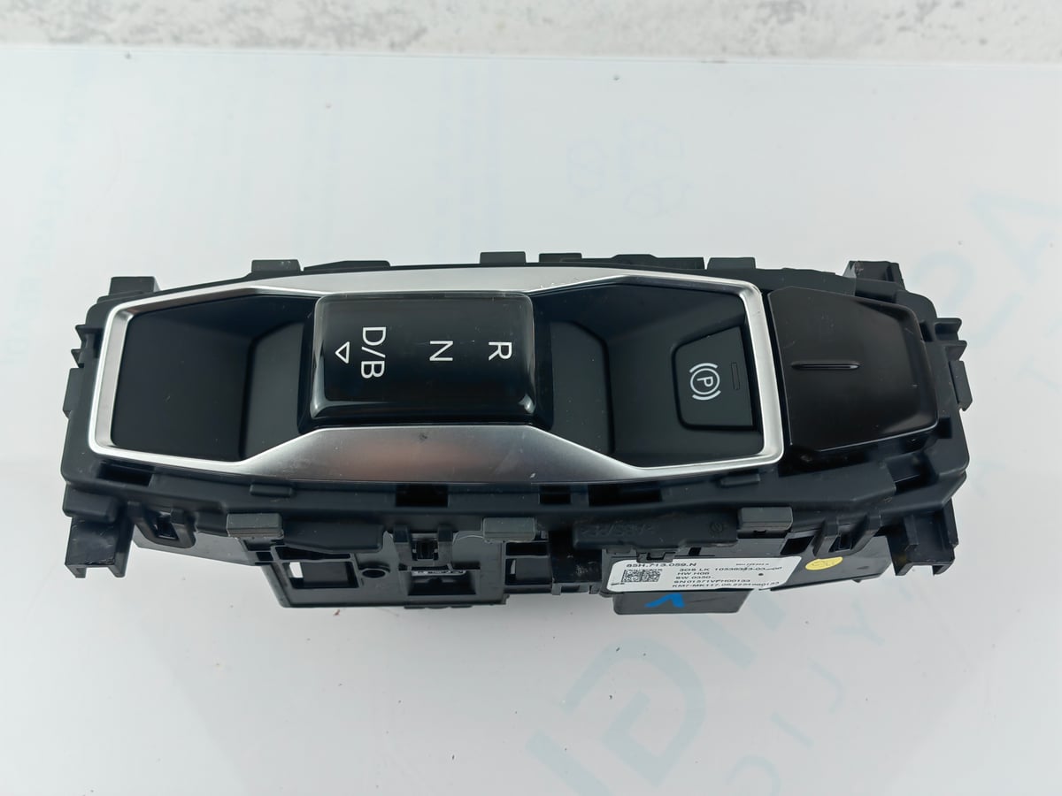 Audi Q4 e-tron Panel, przełącznik środkowy 85H713059N (1)