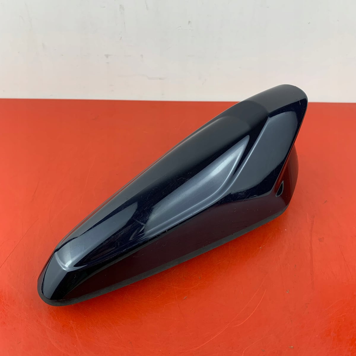 AUDI Q8 E-TRON ANTENA DACHOWA 8B3035503A NIEBIESKI X5B