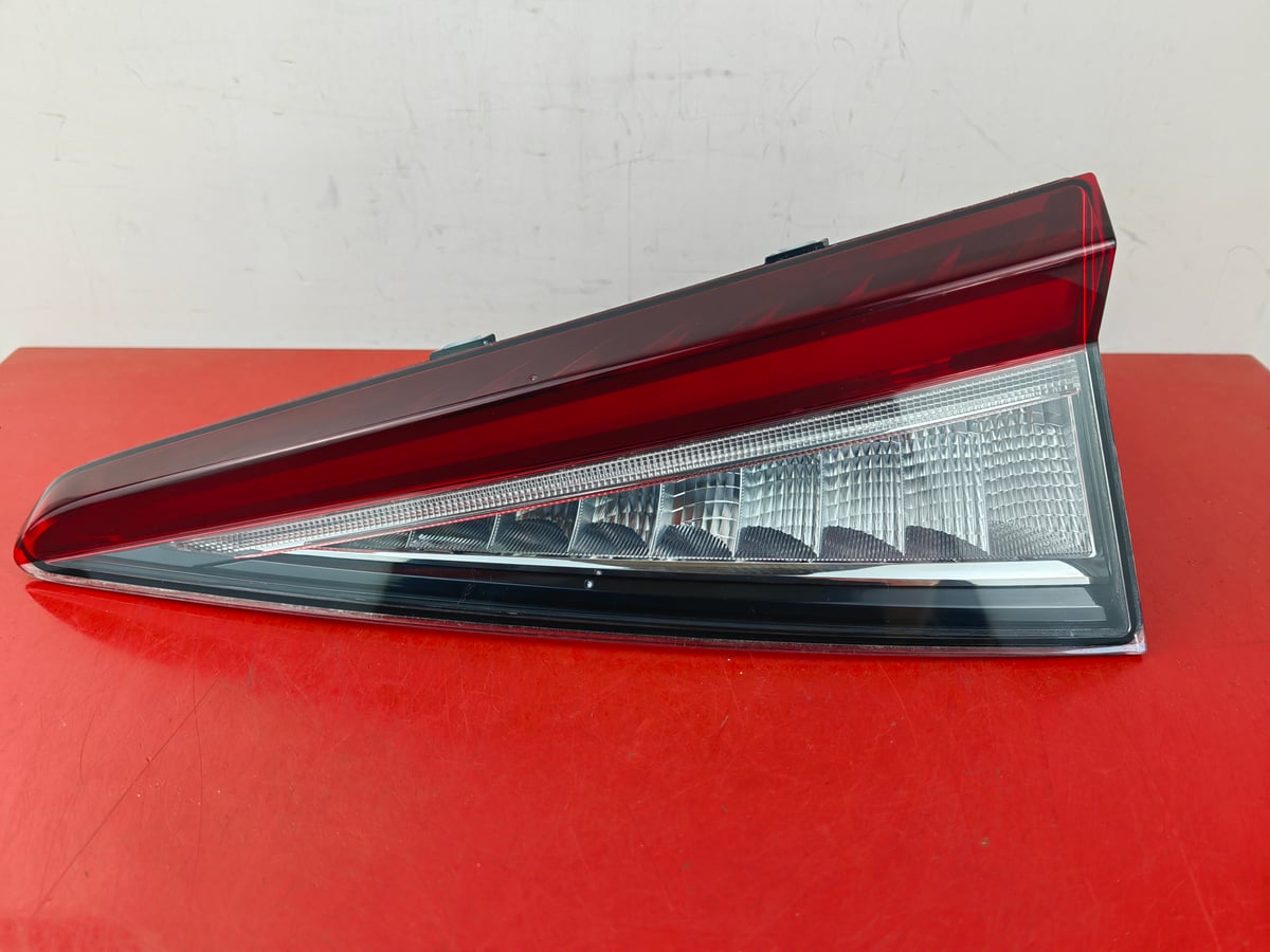 Skoda ENYAQ IV Lampa Tylna Prawa 5LG945308D