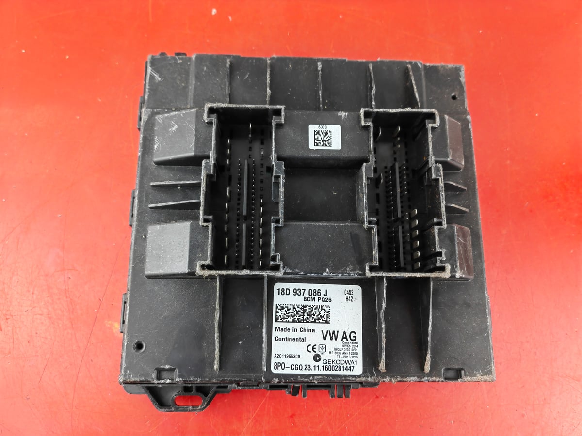 Volkswagen Transporter T5 moduł sterujący BCM 18D937086J