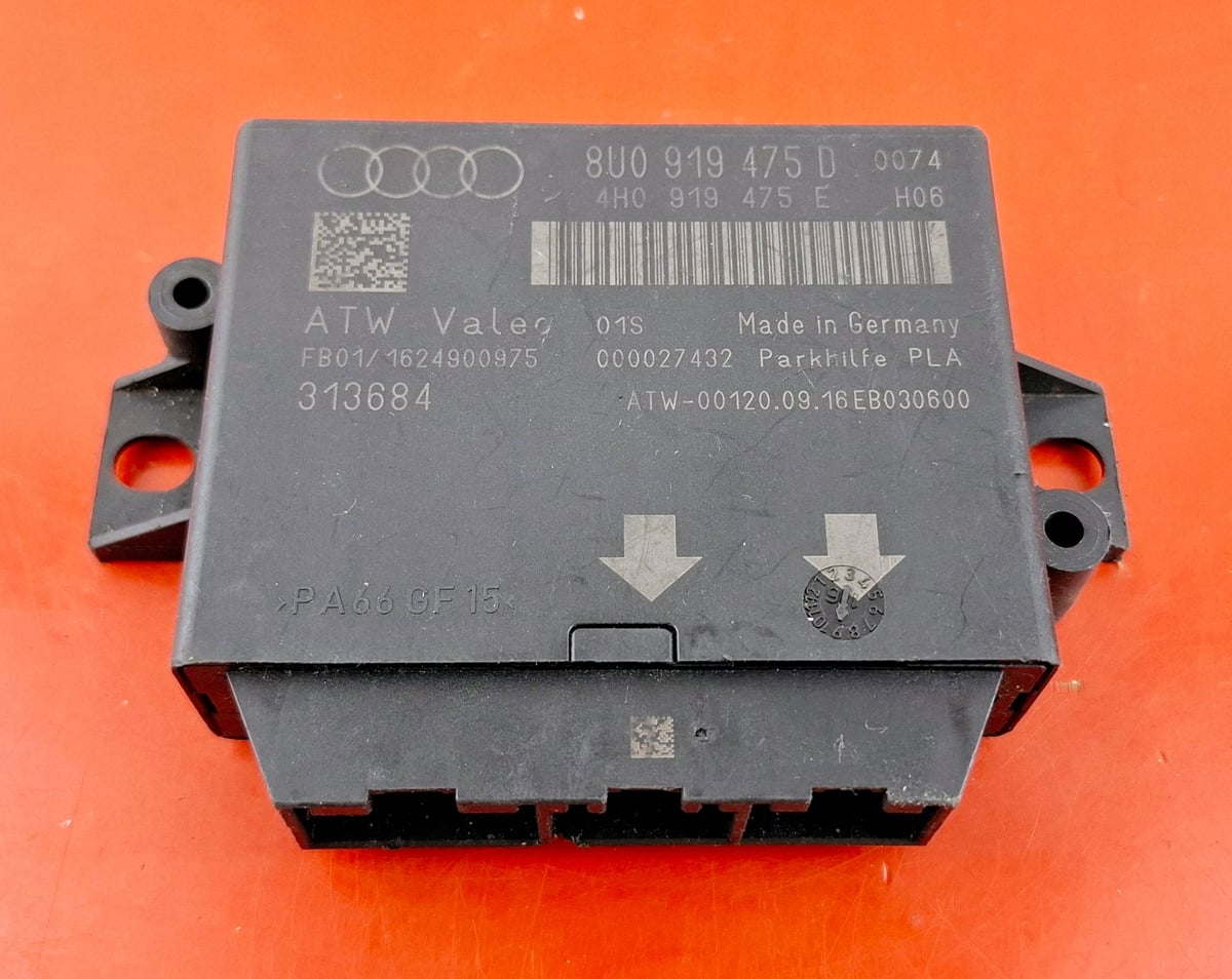 Audi Q3 Moduł / Sterownik asystenta parkowania PDC 8U0919475D