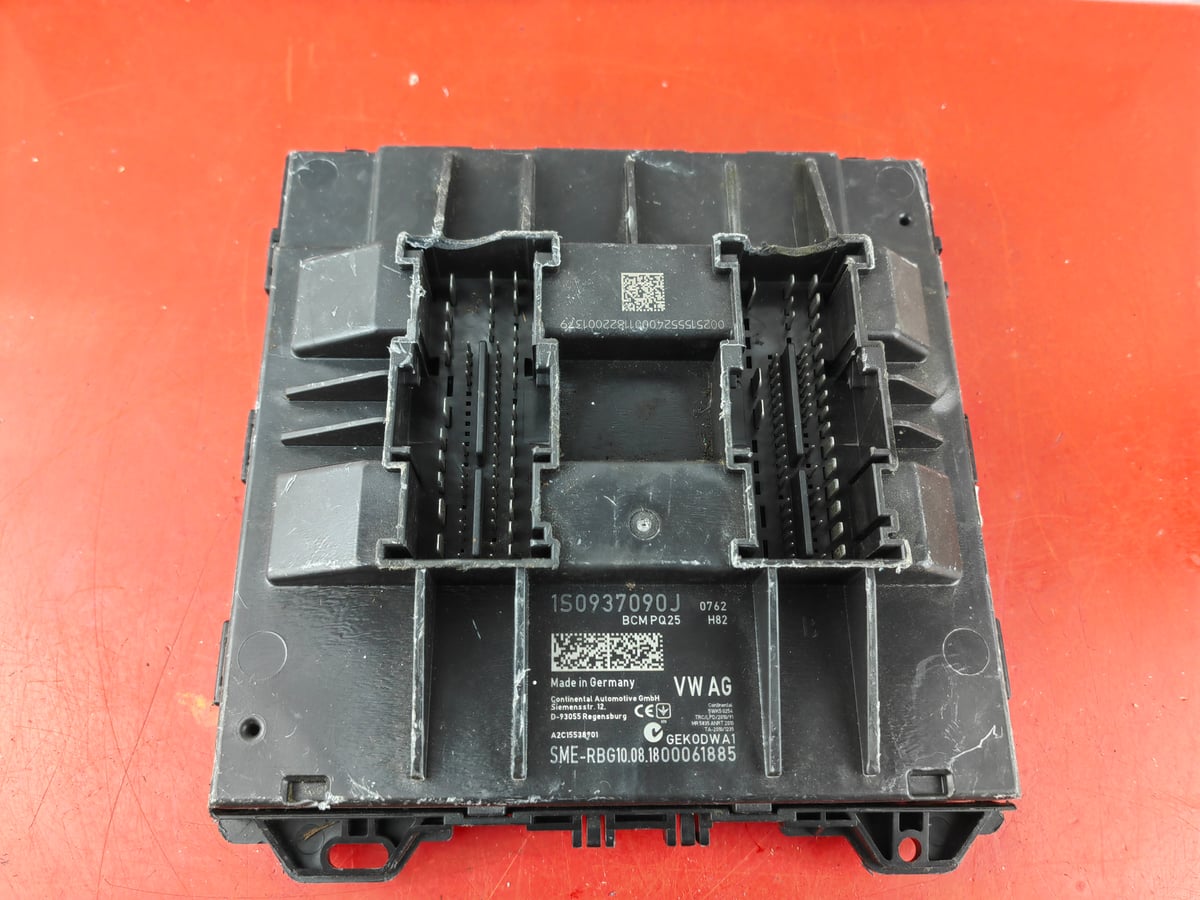 Volkswagen Up moduł sterujący BCM 1S0937090J (1)