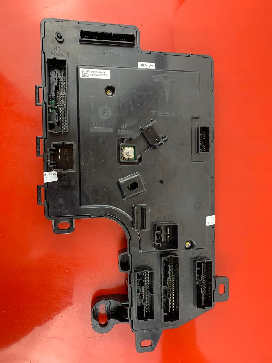 MODUŁ KOMFORTU TESLA MODEL 3 1078673-00-K