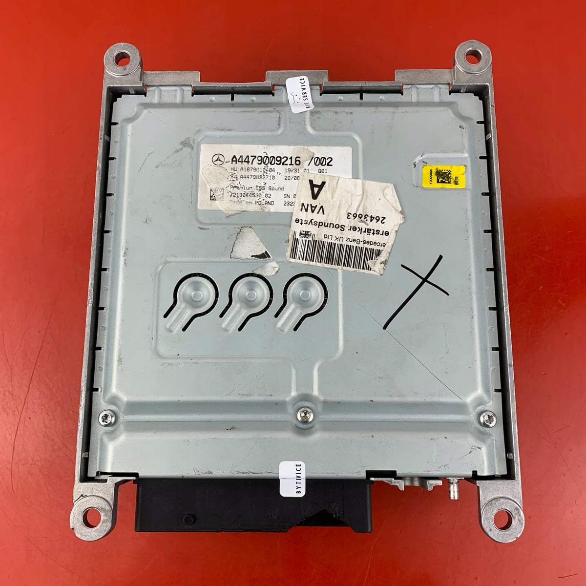 Mercedes-Benz W447 Wzmacniacz audio Burmester A4479009216