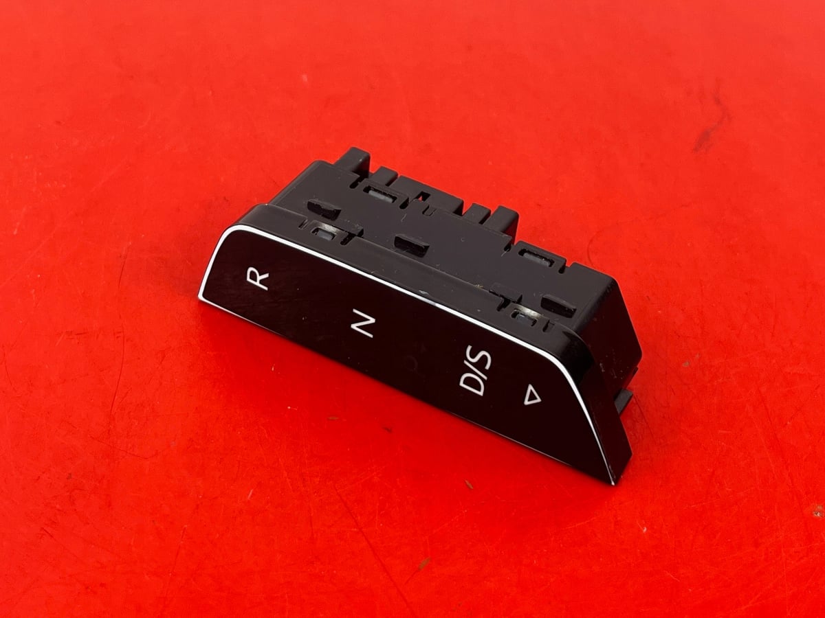 WYŚWIETLACZ PANEL BIEGÓW AUDI 4CG713463